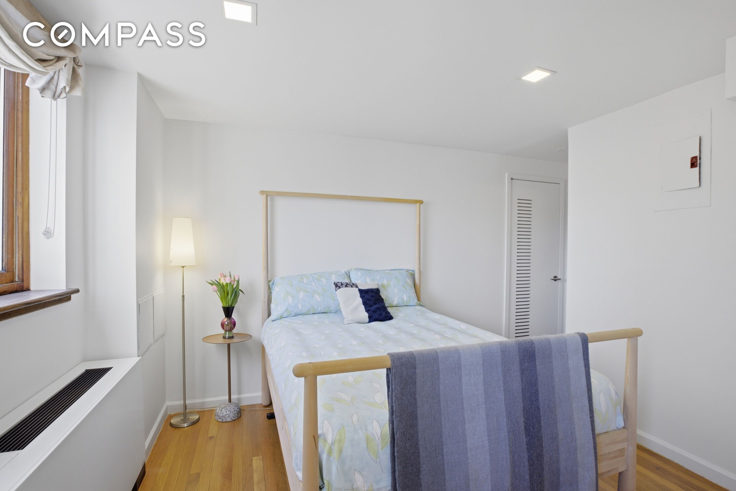 #12 photo, 305 2nd Avenue, Gramercy Park , NY 10003