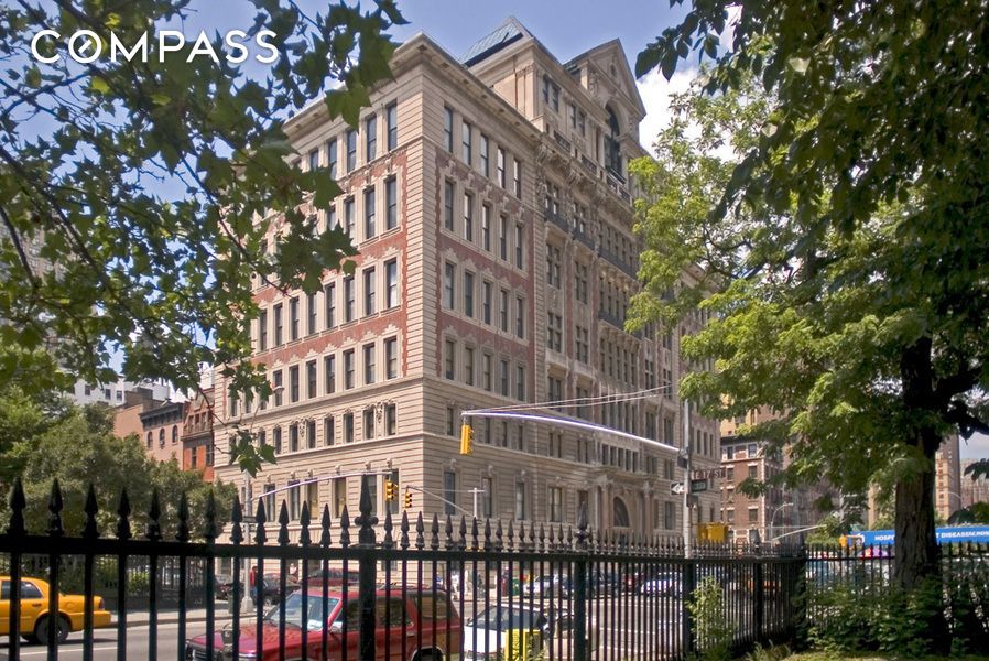 #17 photo, 305 2nd Avenue, Gramercy Park , NY 10003