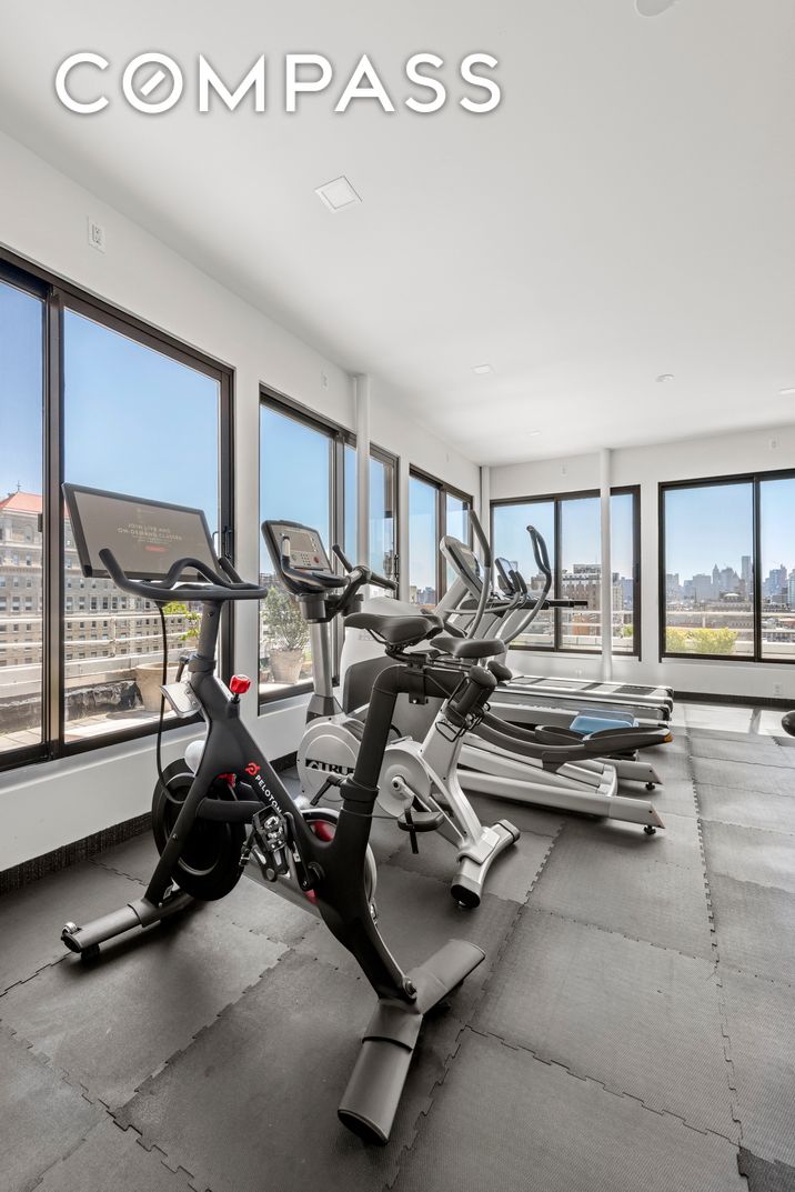 #20 photo, 305 2nd Avenue, Gramercy Park , NY 10003