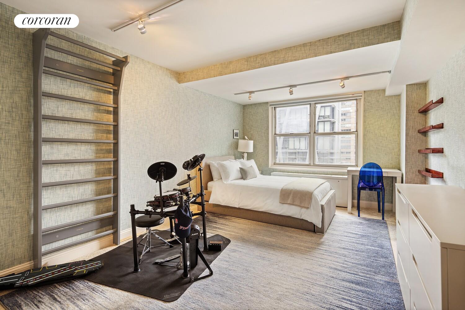 #11 photo, 155 W 68TH Street, 曼哈顿 Lincoln Square , NY 10023