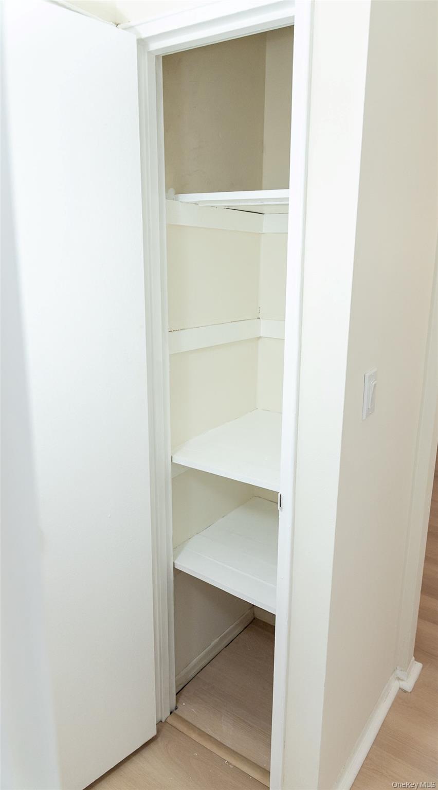 #17 photo, 100 Clinton Avenue, Mineola , NY 11504