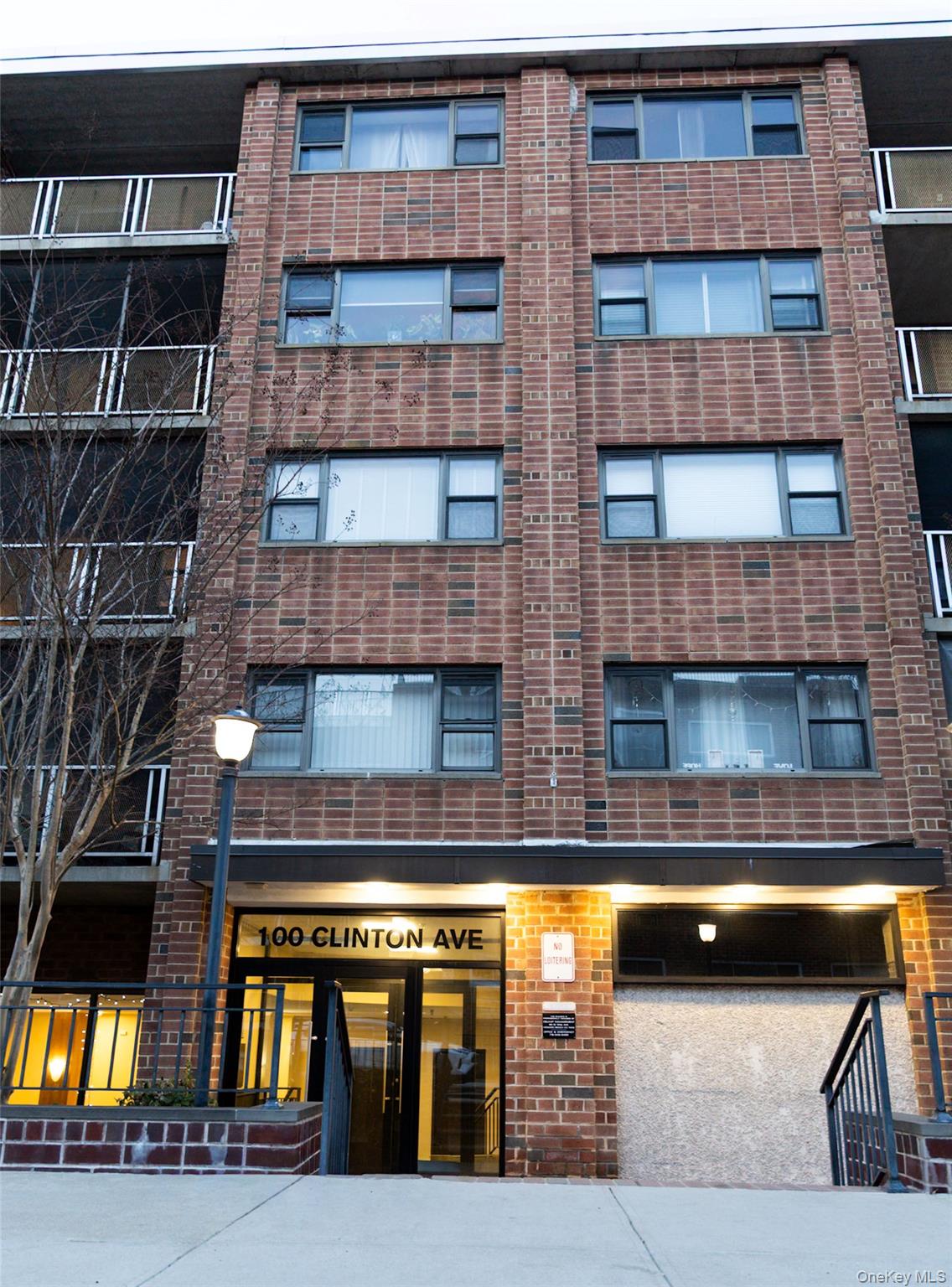 #2 photo, 100 Clinton Avenue, Mineola , NY 11504