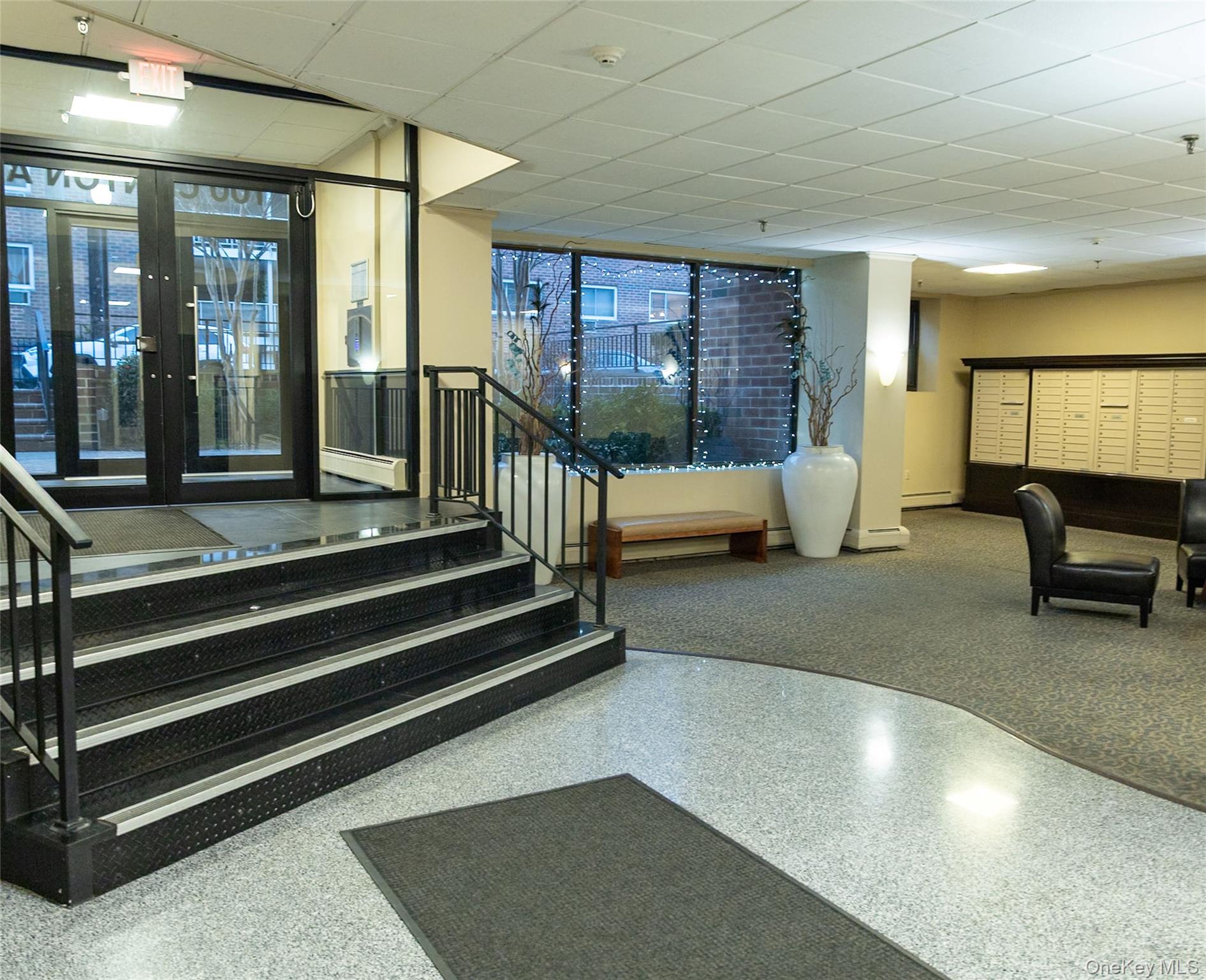 #3 photo, 100 Clinton Avenue, Mineola , NY 11504