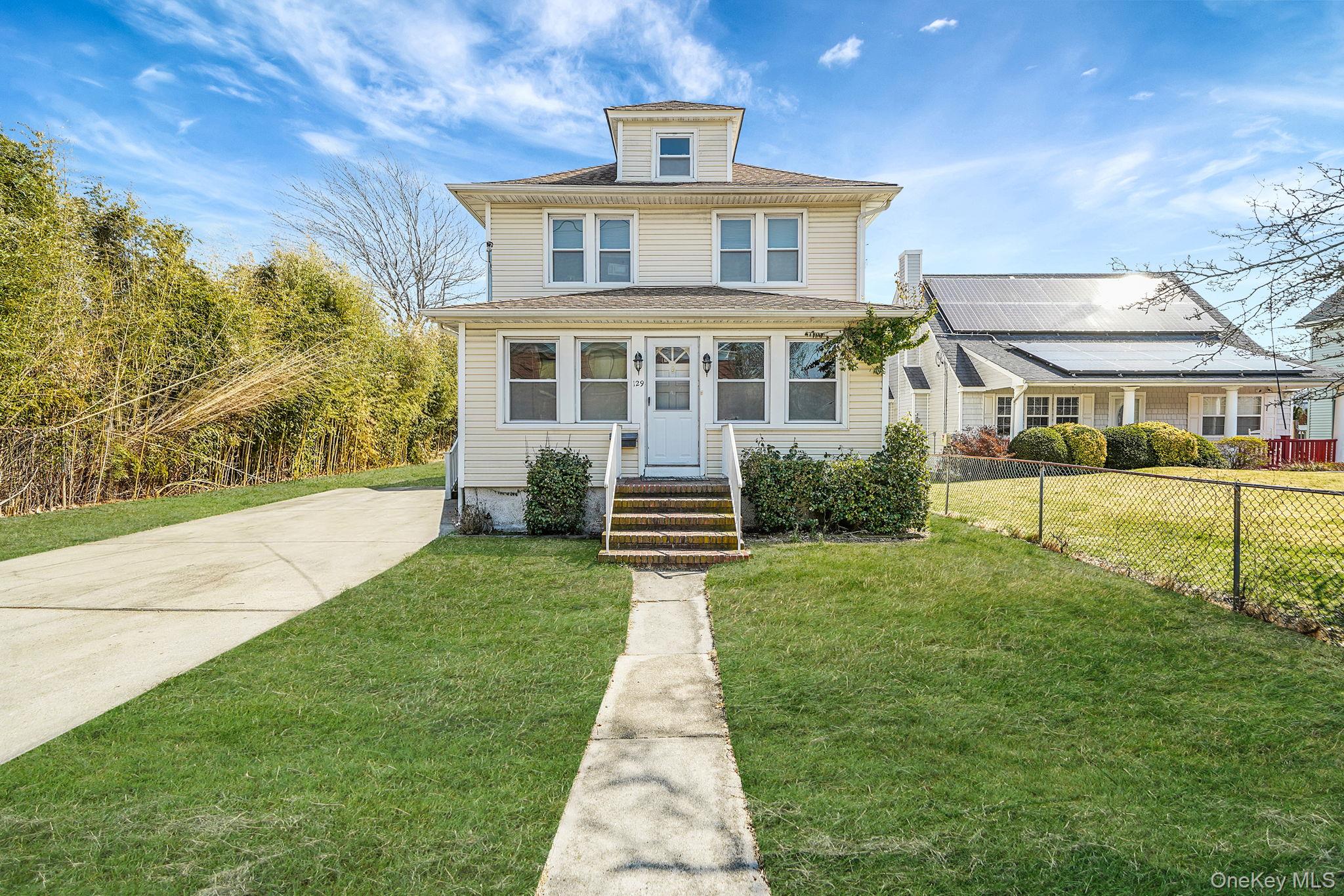 #1 photo, 129 Bay Avenue, 东长岛 Patchogue , NY 11772