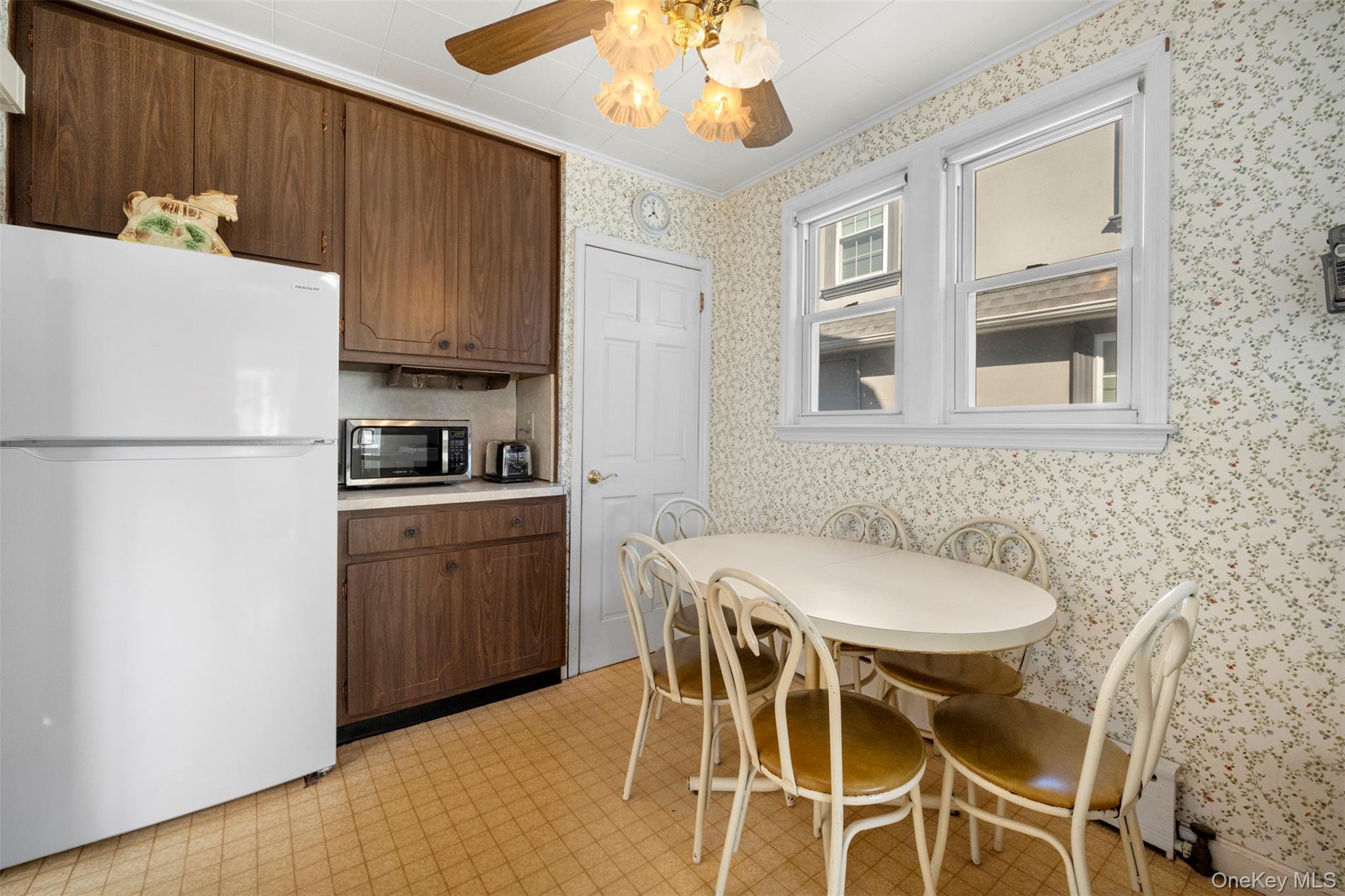 #19 photo, 29-41 212th Street, Bayside , NY 11360