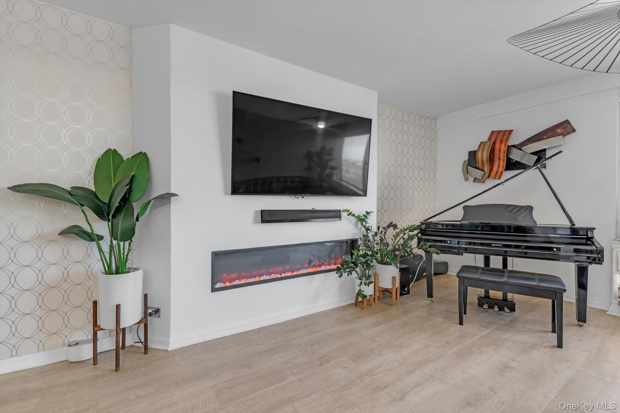 #4 photo, 125-10 Queens Boulevard, Kew Gardens , NY 11415