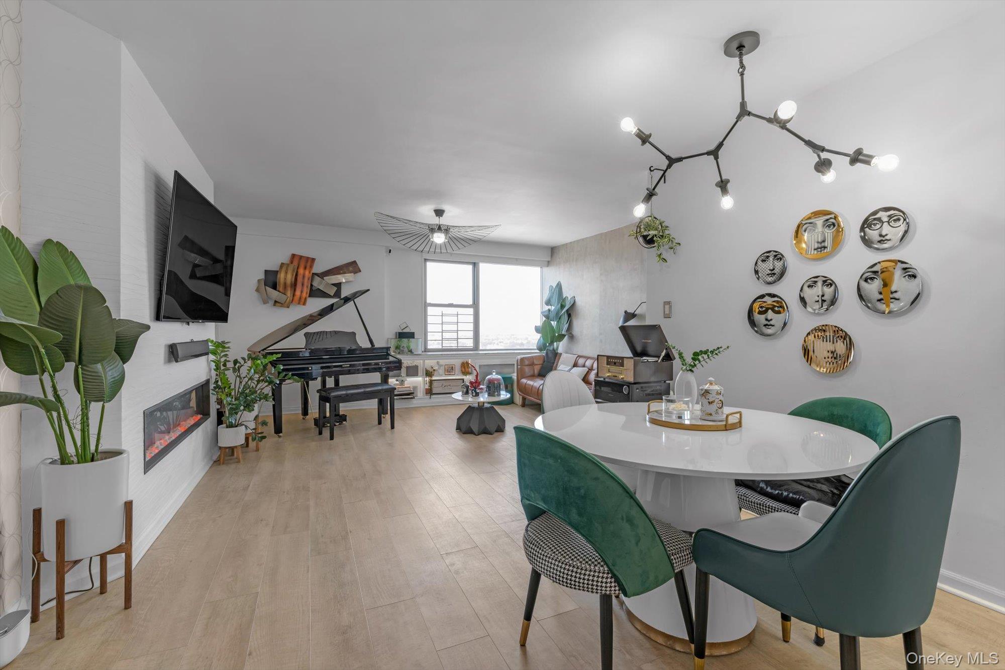 #6 photo, 125-10 Queens Boulevard, Kew Gardens , NY 11415