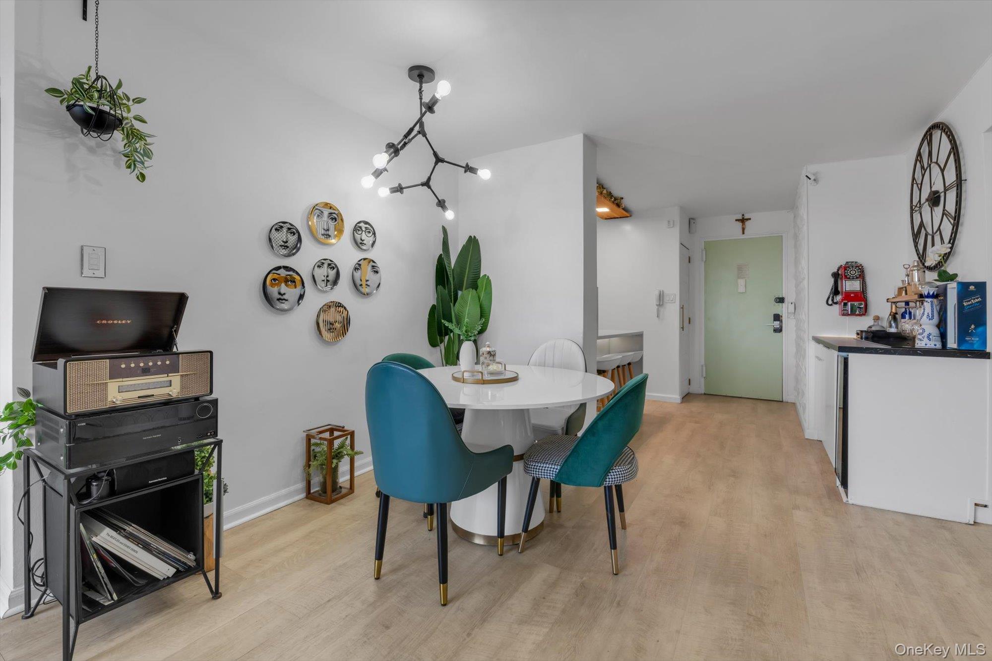 #7 photo, 125-10 Queens Boulevard, Kew Gardens , NY 11415