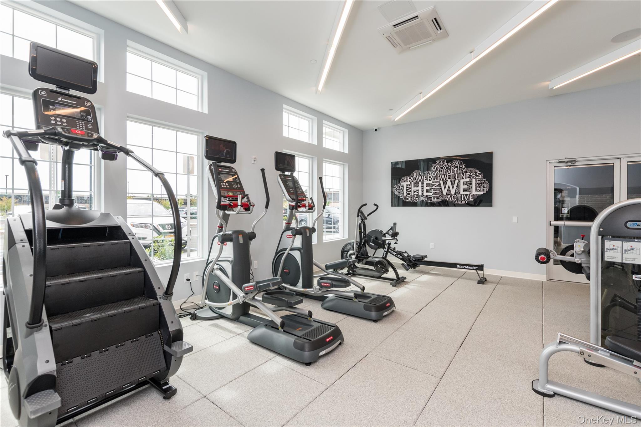 #6 photo, 75 E Hoffman Avenue, Lindenhurst , NY 11757