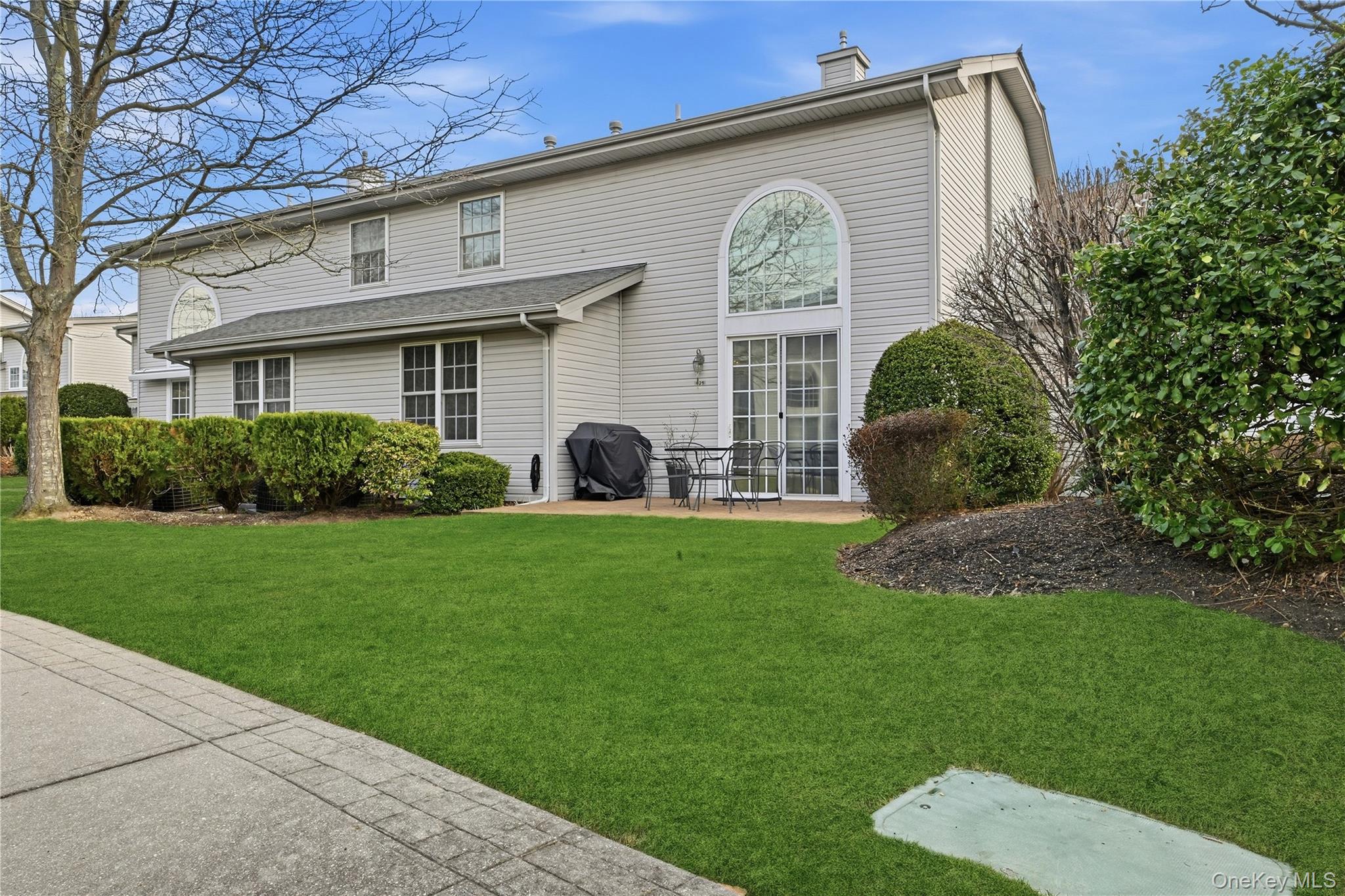 #17 photo, 625 Madeira Boulevard, Melville , NY 11747