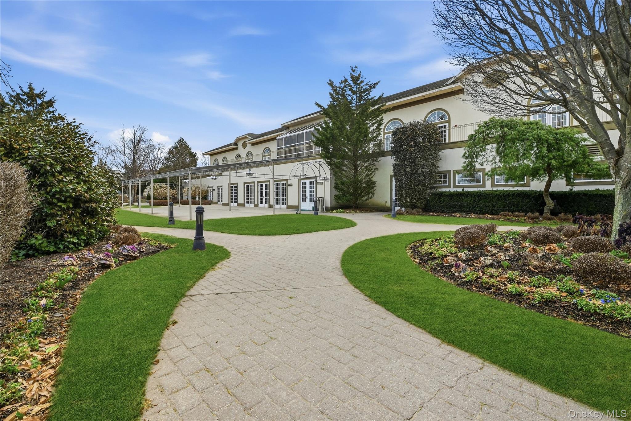 #19 photo, 625 Madeira Boulevard, Melville , NY 11747