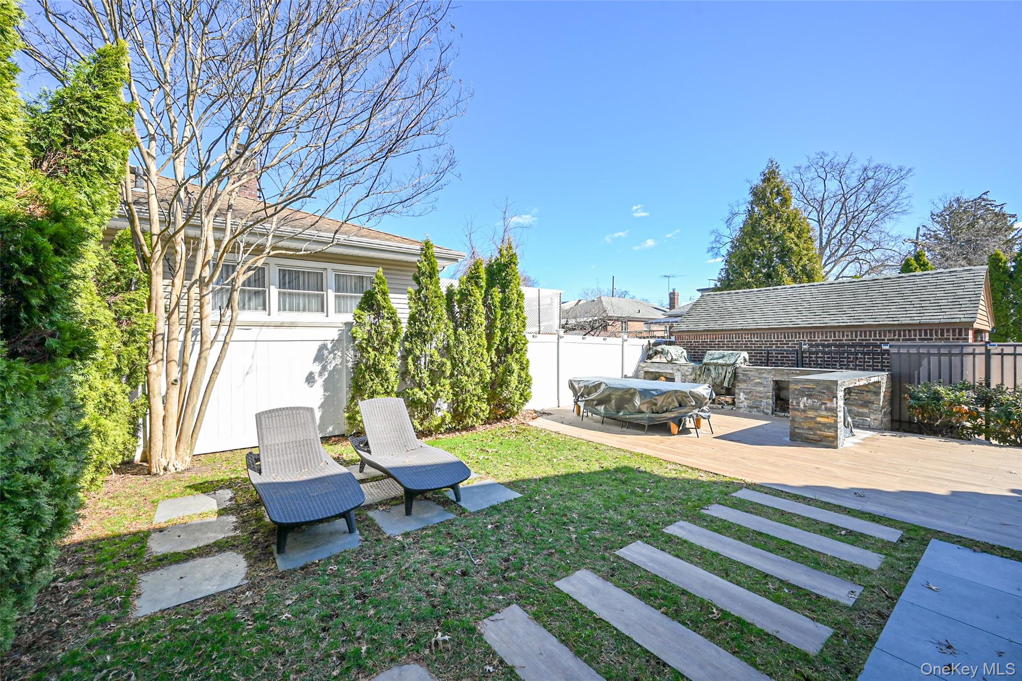 #20 photo, 165-05 67th Avenue, Fresh Meadows , NY 11365