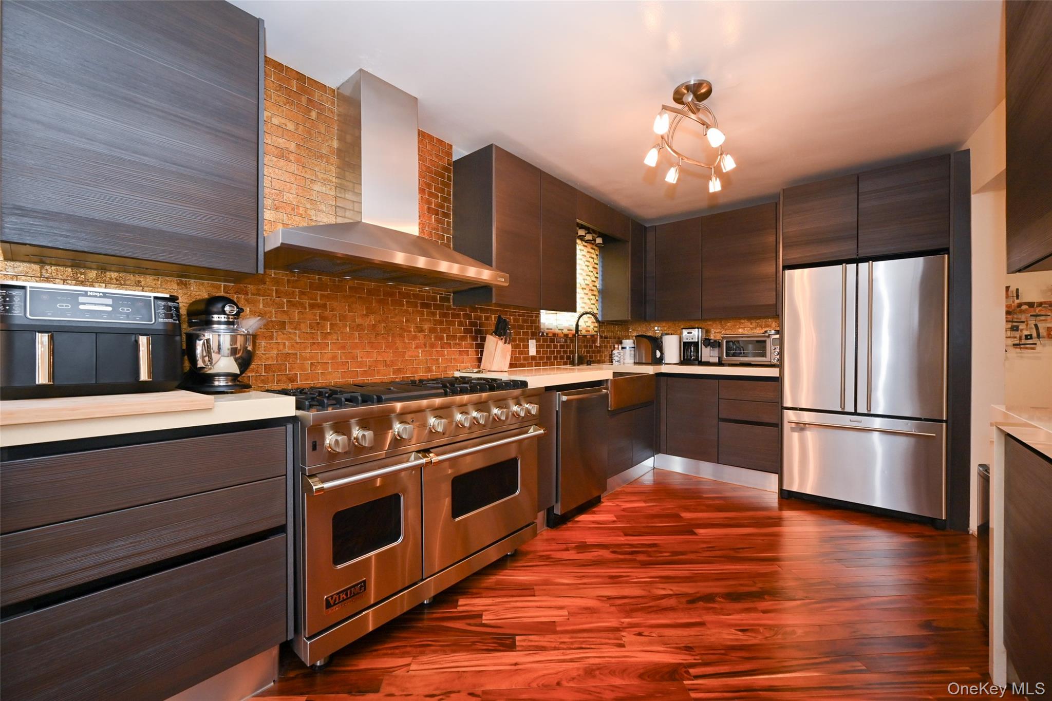 #3 photo, 165-05 67th Avenue, Fresh Meadows , NY 11365