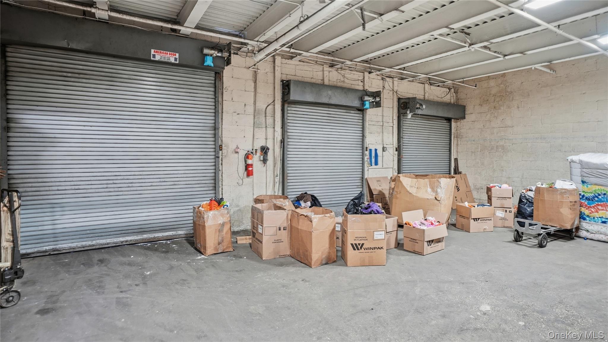 #11 photo, 1245 Marconi Boulevard, Copiague , NY 11726