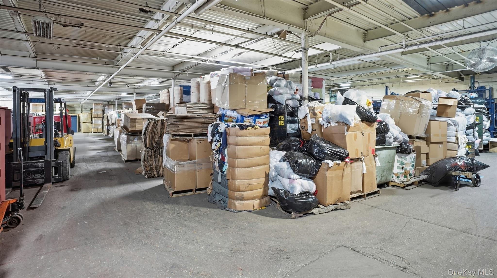 #12 photo, 1245 Marconi Boulevard, Copiague , NY 11726