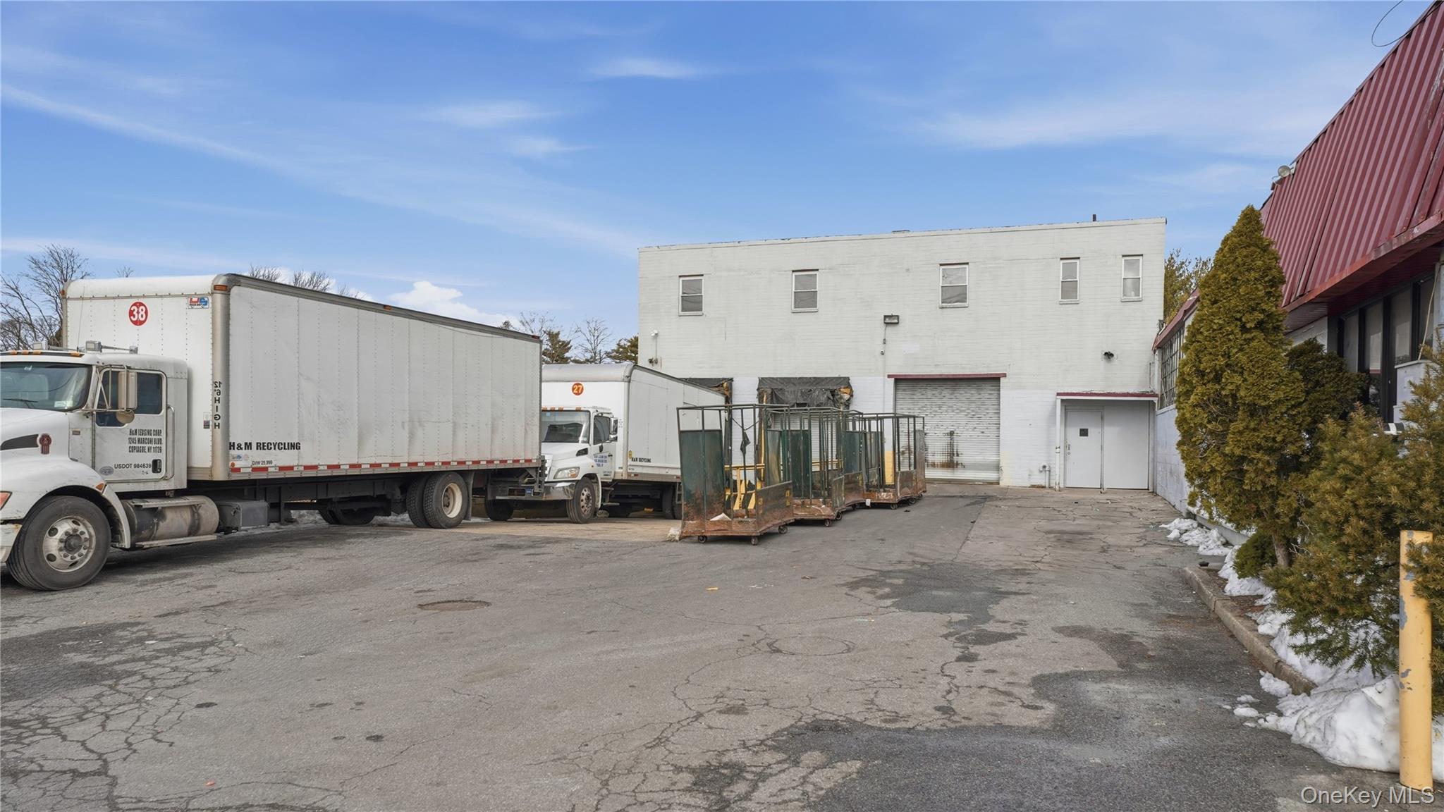 #9 photo, 1245 Marconi Boulevard, Copiague , NY 11726