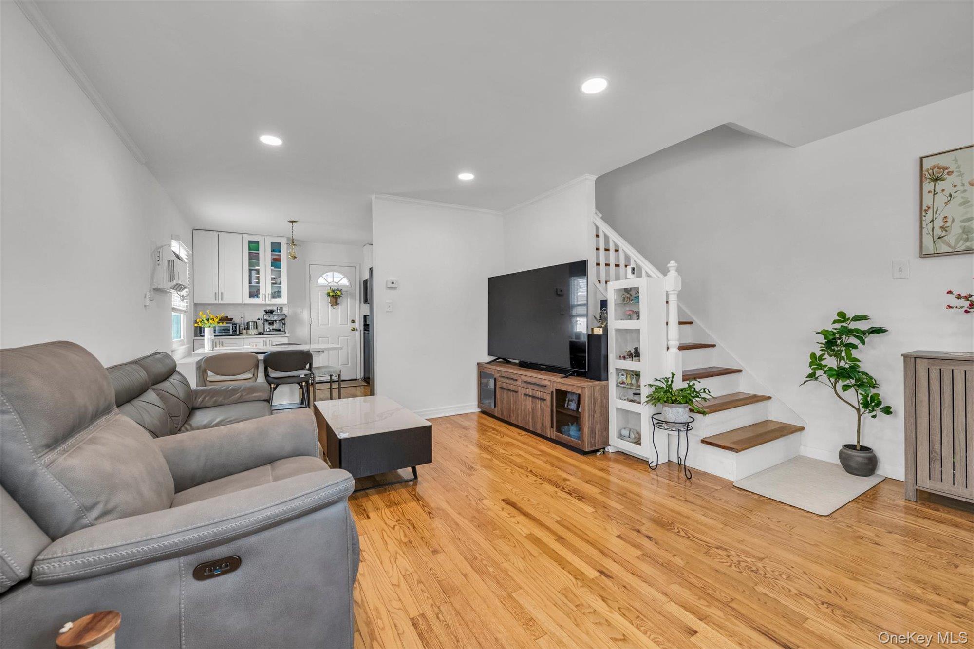 #5 photo, 7617 251st Street, Bellerose , NY 11426