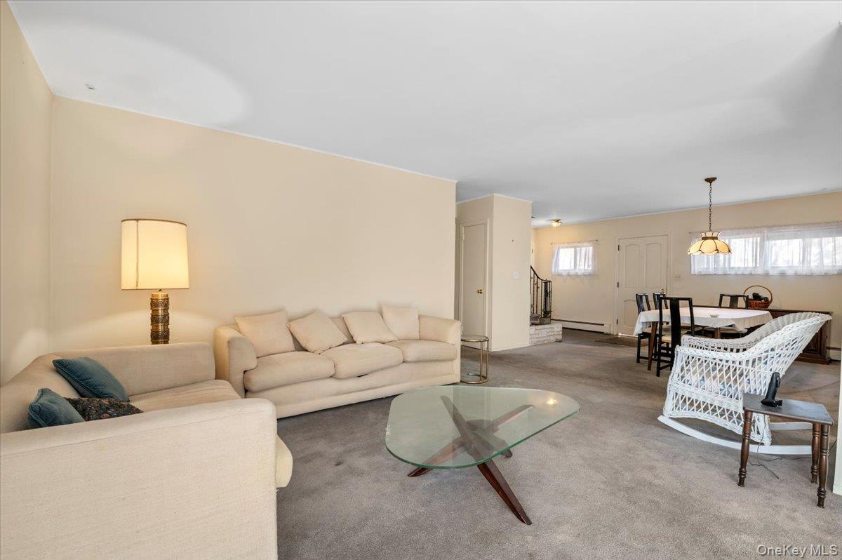 #15 photo, 450 Chestnut Lane, East Meadow , NY 11554