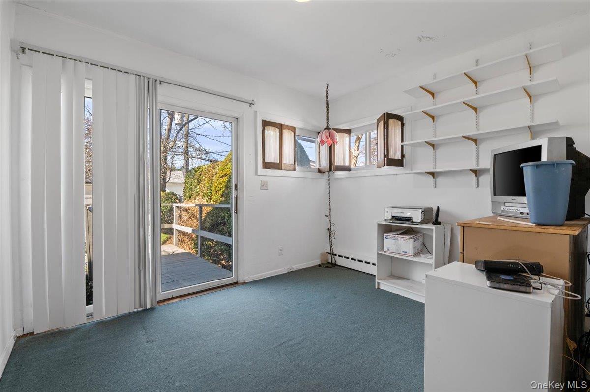 #19 photo, 450 Chestnut Lane, East Meadow , NY 11554