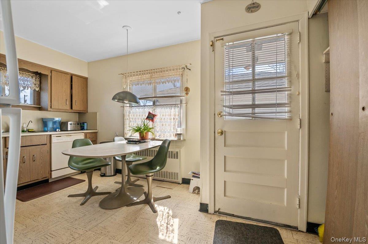 #9 photo, 450 Chestnut Lane, East Meadow , NY 11554