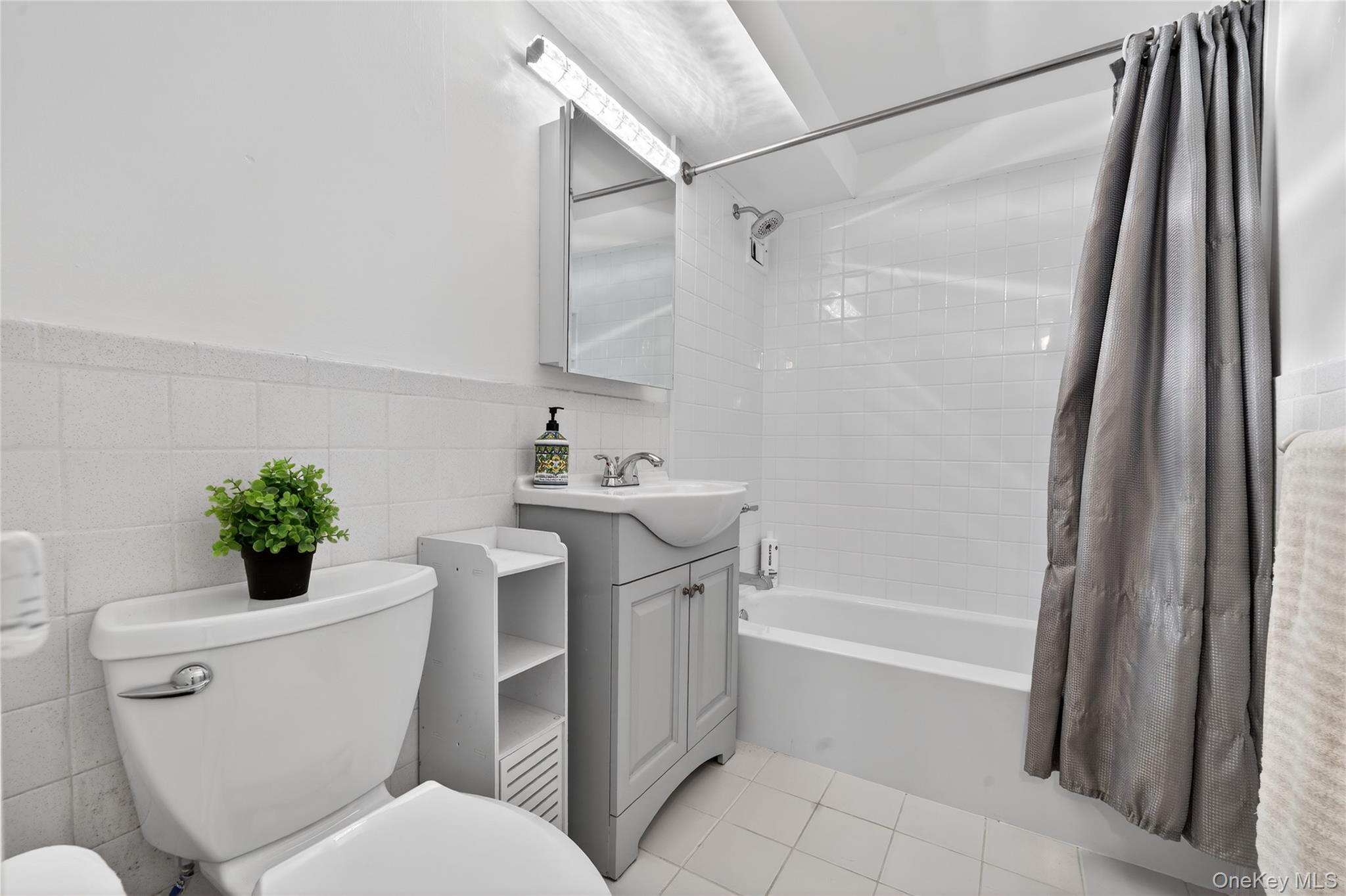 #7 photo, 100 Clinton Avenue, 長島 Mineola , NY 11501