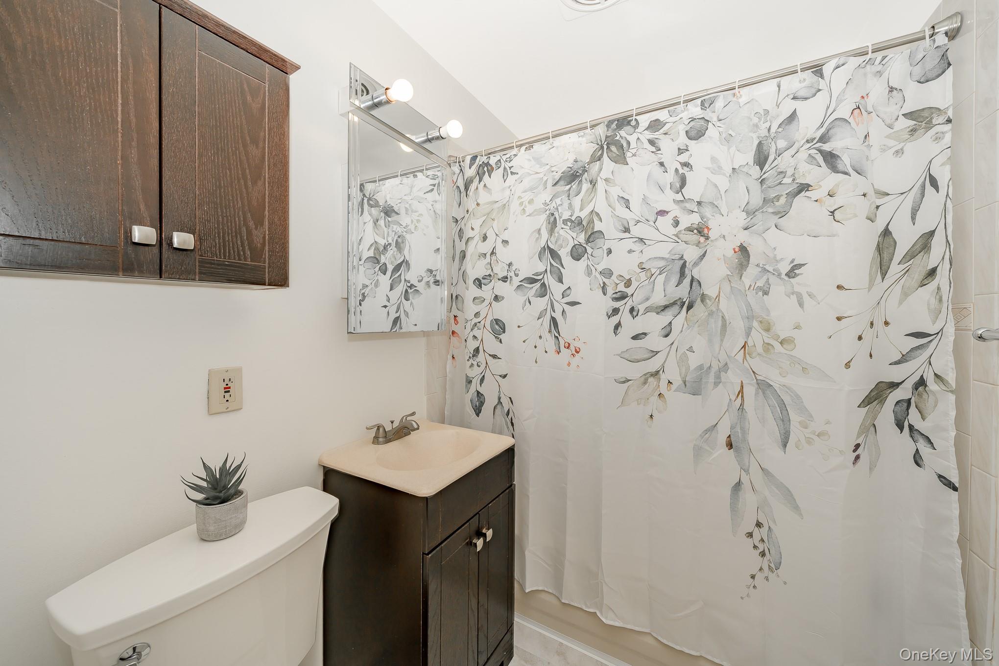 #20 photo, 365 Route 111, Smithtown , NY 11787