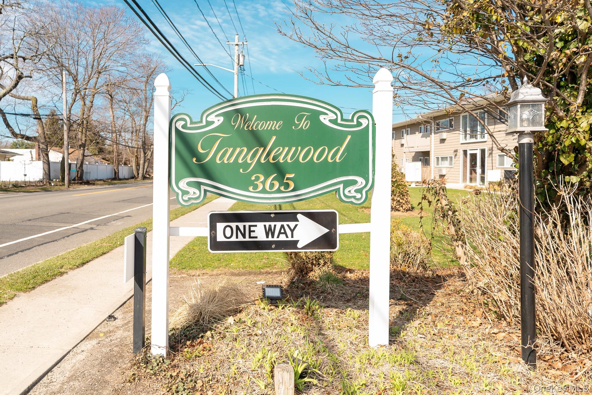 #5 photo, 365 Route 111, Smithtown , NY 11787