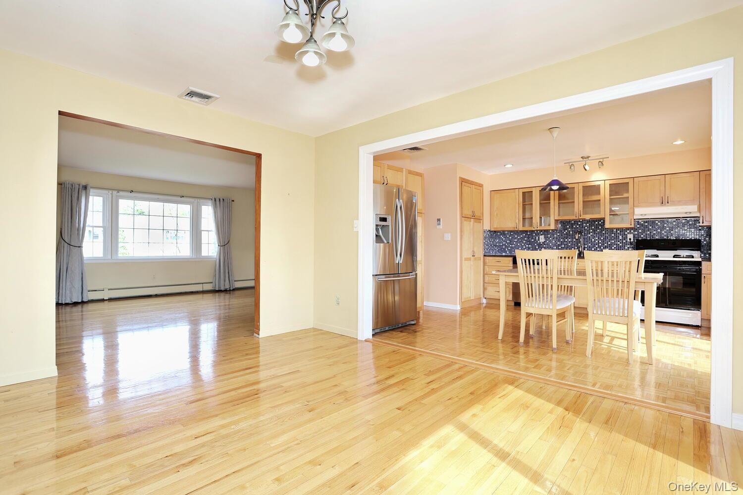 #9 photo, 74 Minuteman Circle, Orangeburg , NY 10962