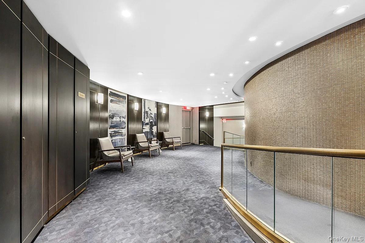 #3 photo, 233 E 69th Street, מנהטן New York (Manhattan) , NY 10021