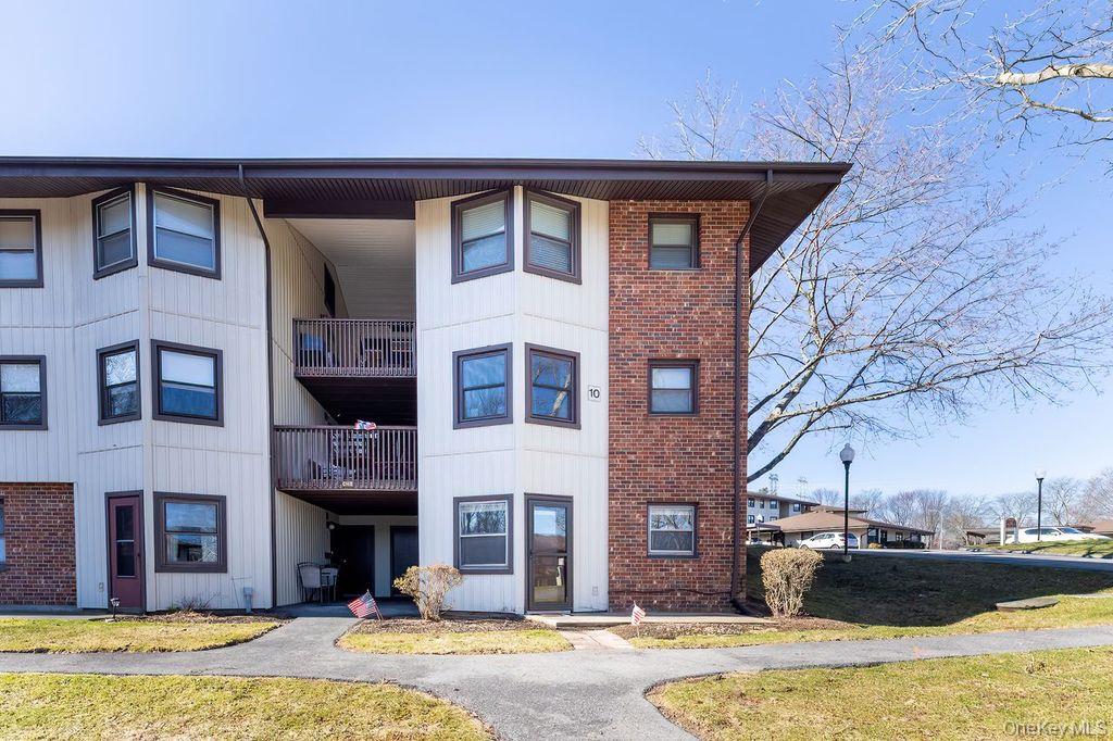 #1 photo, 10 Regents Place, Yorktown Heights , NY 10598