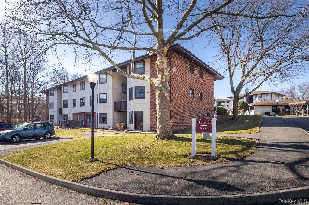 #17 photo, 10 Regents Place, Yorktown Heights , NY 10598