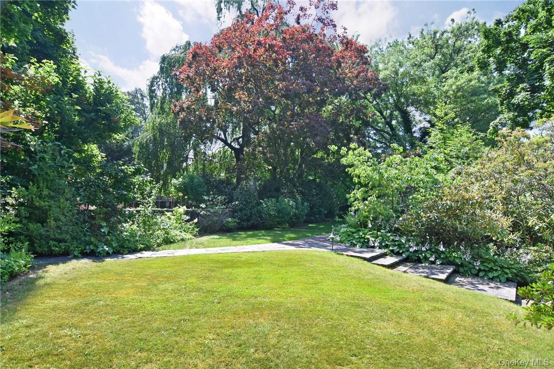 #7 photo, 247 Pelhamdale Avenue, 紐約州 Pelham , NY 10803