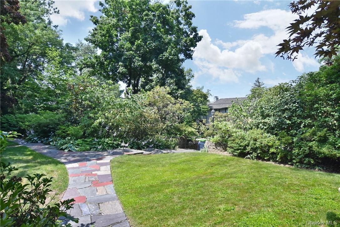 #8 photo, 247 Pelhamdale Avenue, 紐約州 Pelham , NY 10803