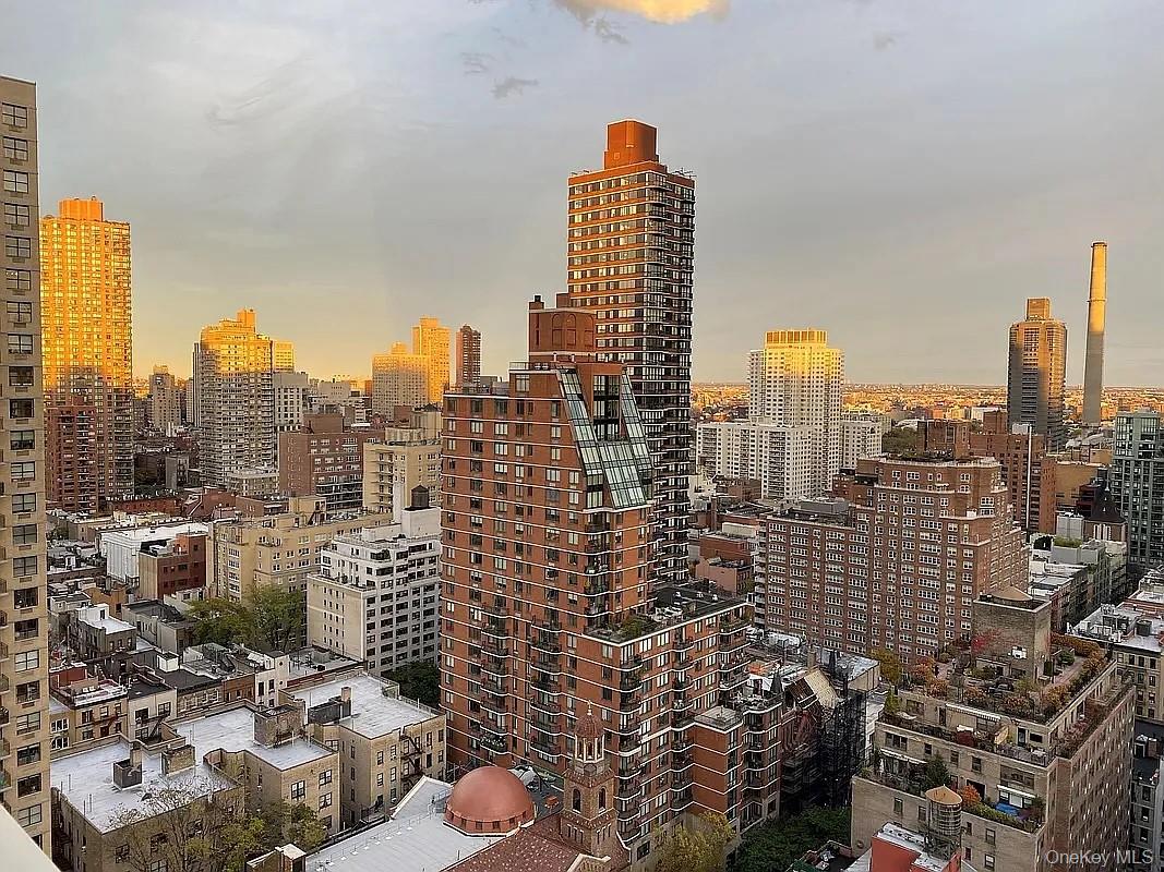 #9 photo, 343 East E 74th Street, New York (Manhattan) , NY 10021