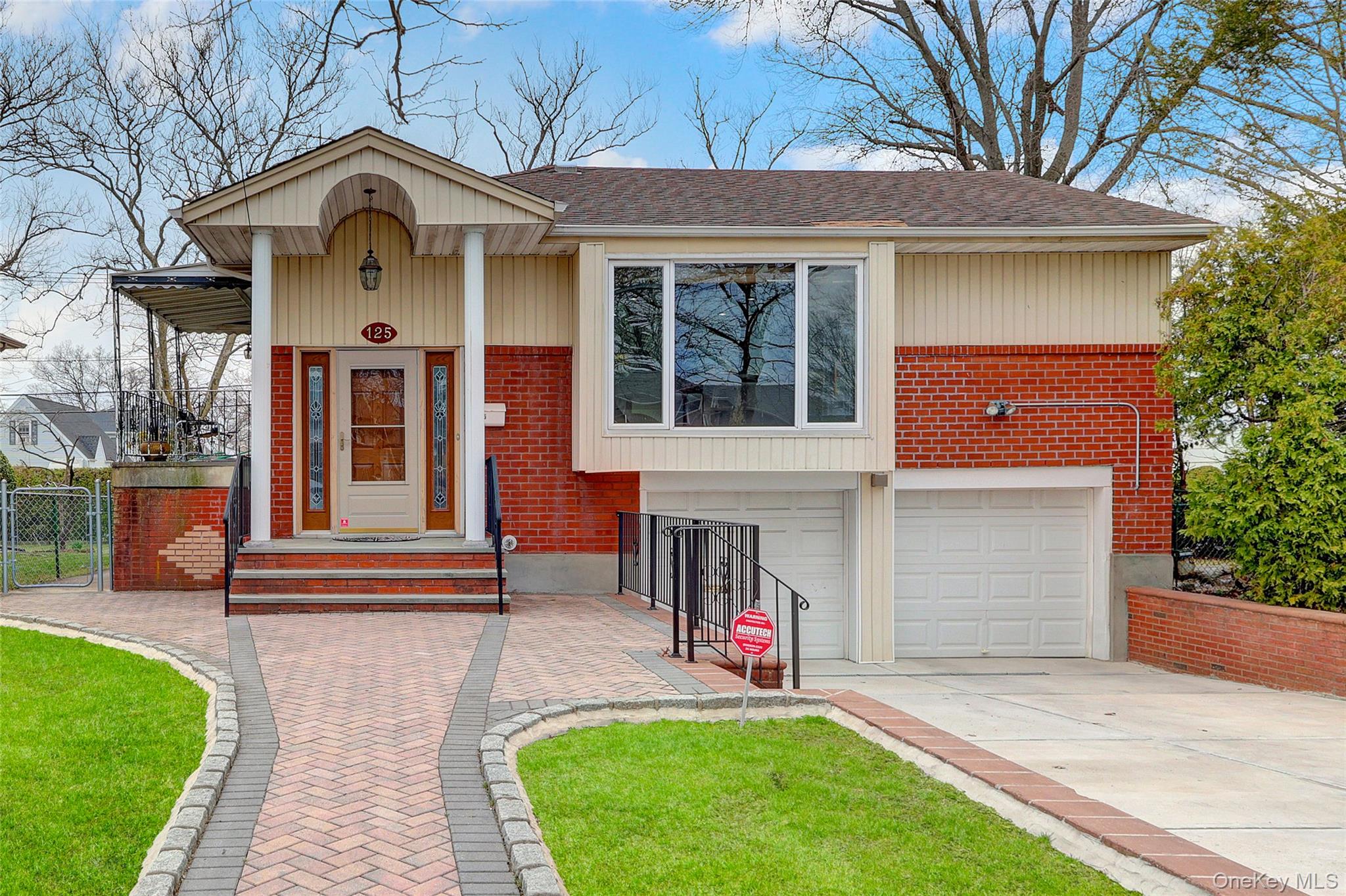 #1 photo, 125 Marcus Avenue, New Hyde Park , NY 11040