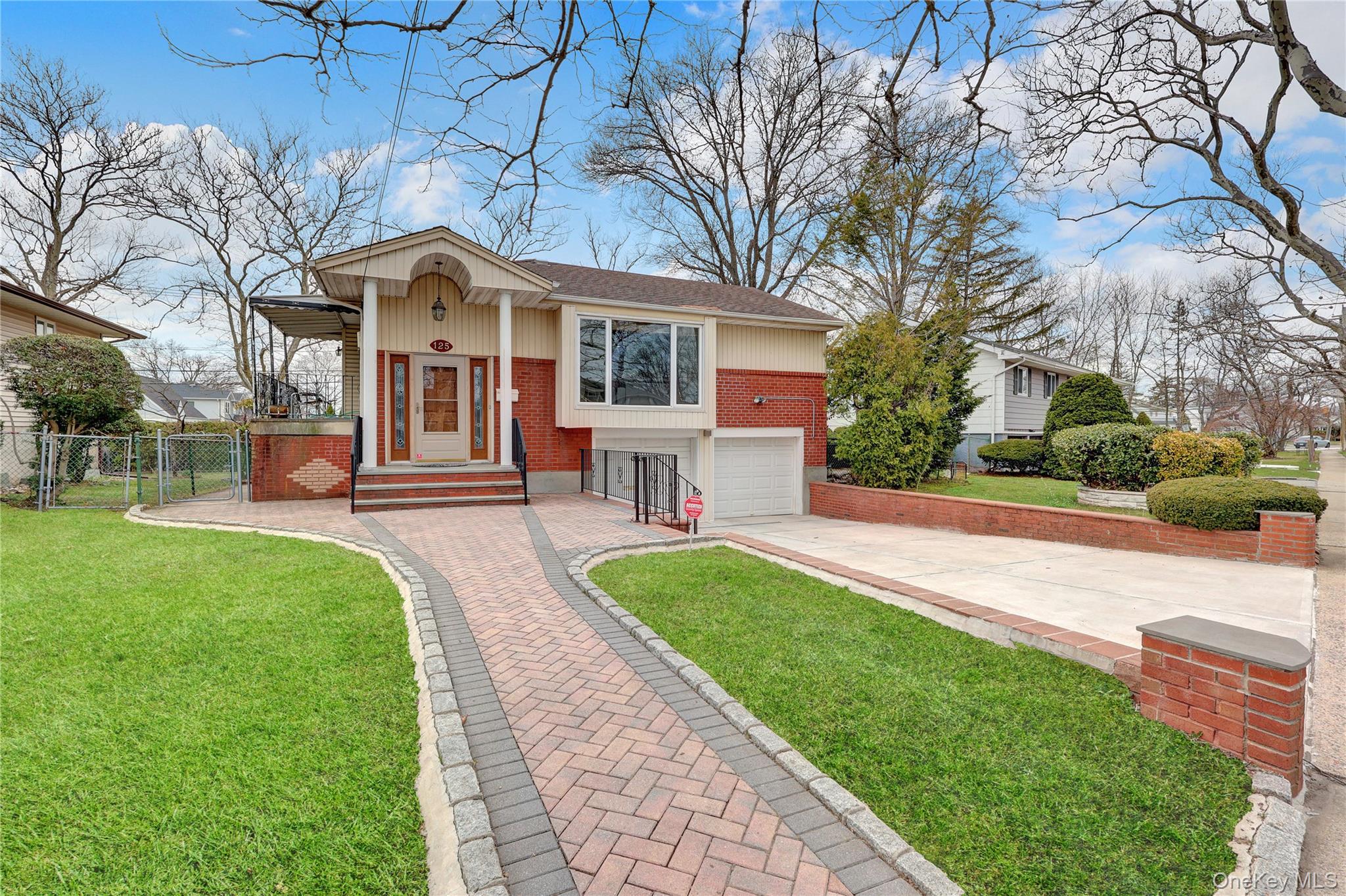 #2 photo, 125 Marcus Avenue, New Hyde Park , NY 11040