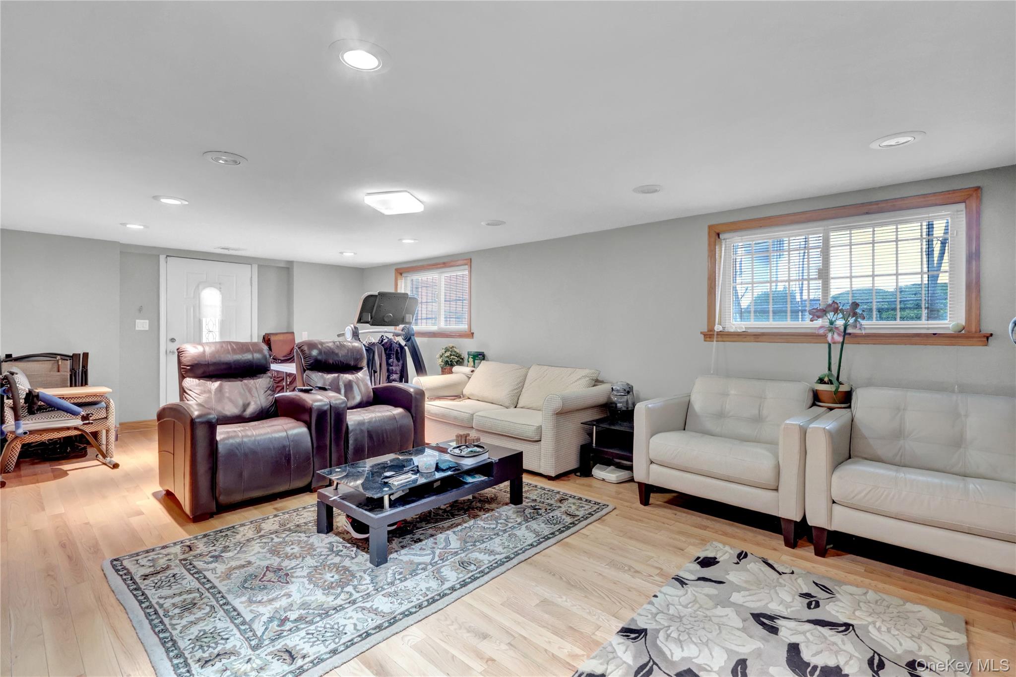 #20 photo, 125 Marcus Avenue, New Hyde Park , NY 11040