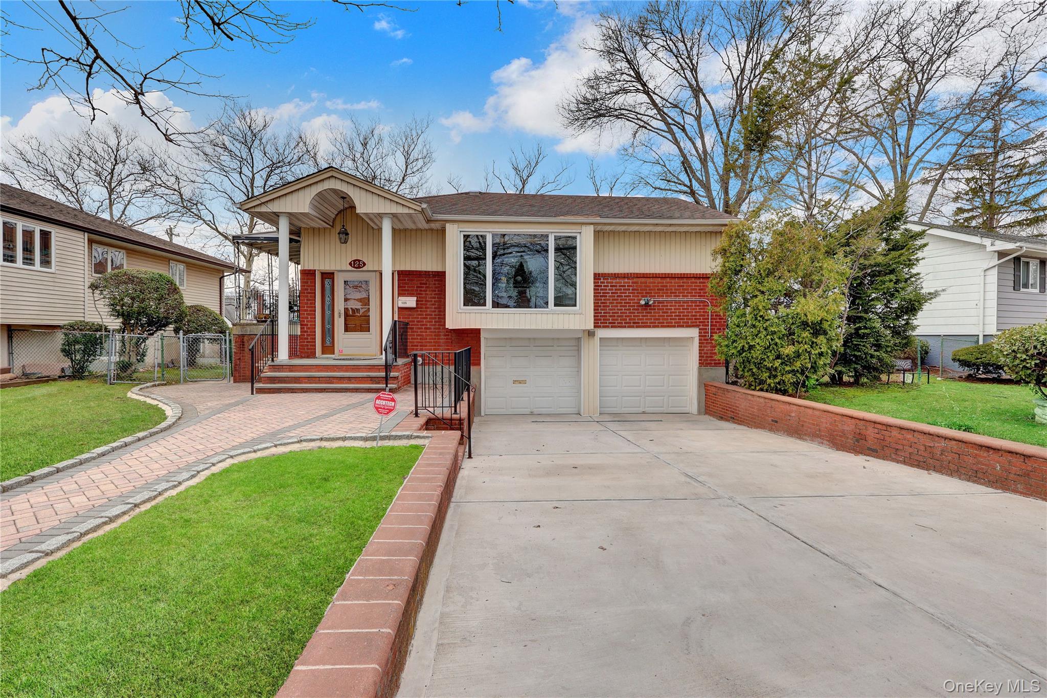 #3 photo, 125 Marcus Avenue, New Hyde Park , NY 11040