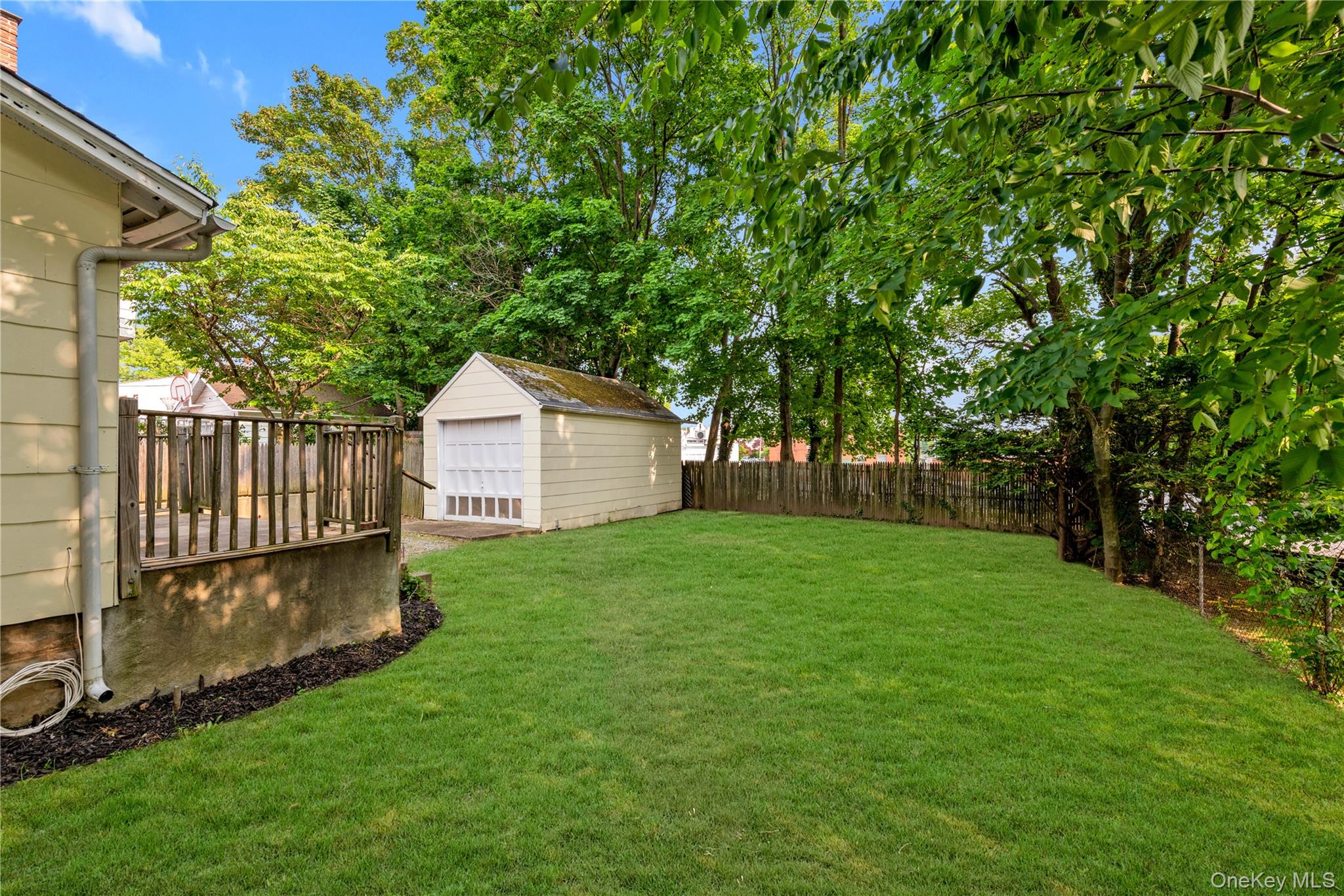 #15 photo, 18 Dennis Street, Manhasset , NY 11030