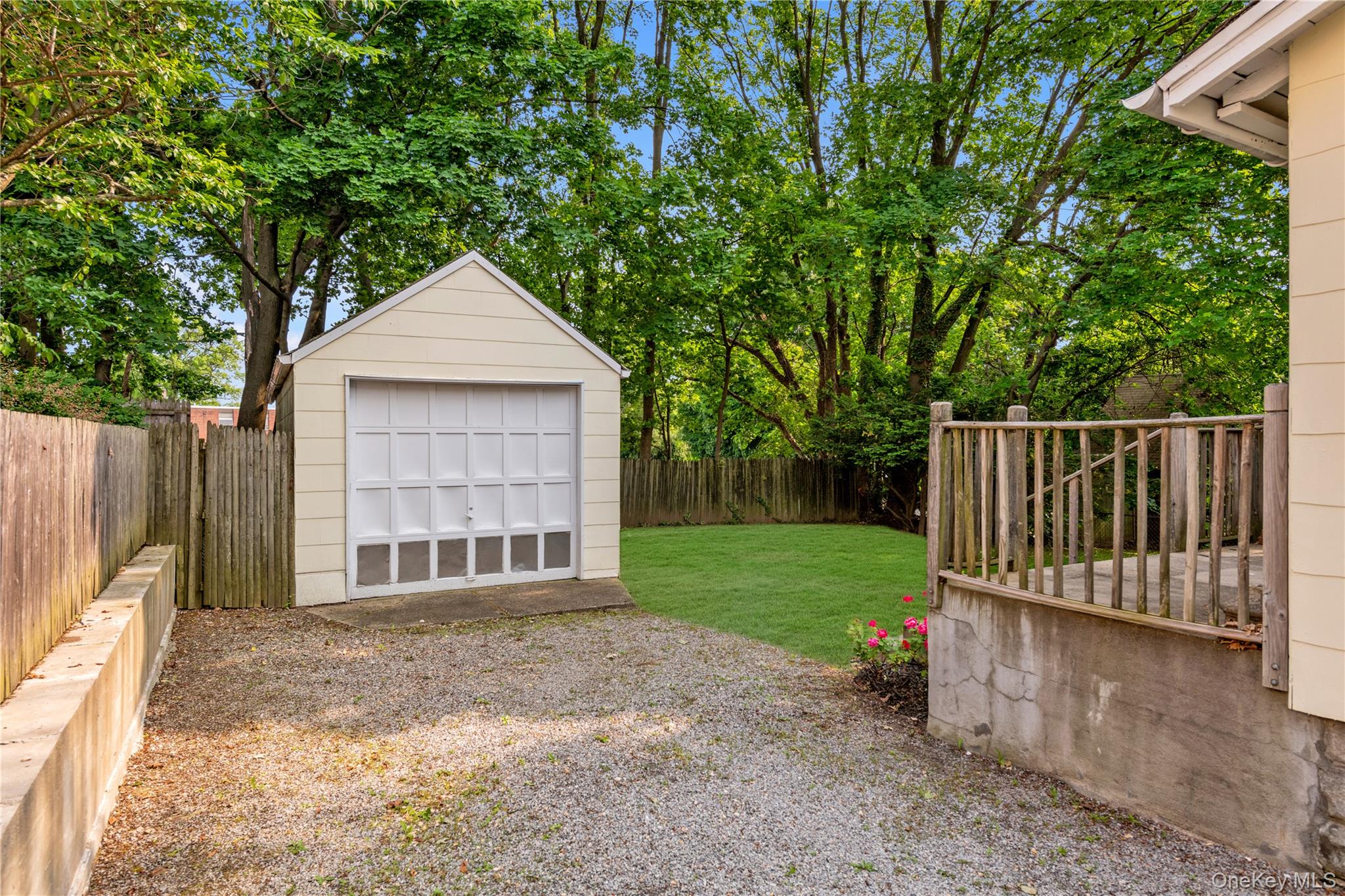 #18 photo, 18 Dennis Street, Manhasset , NY 11030