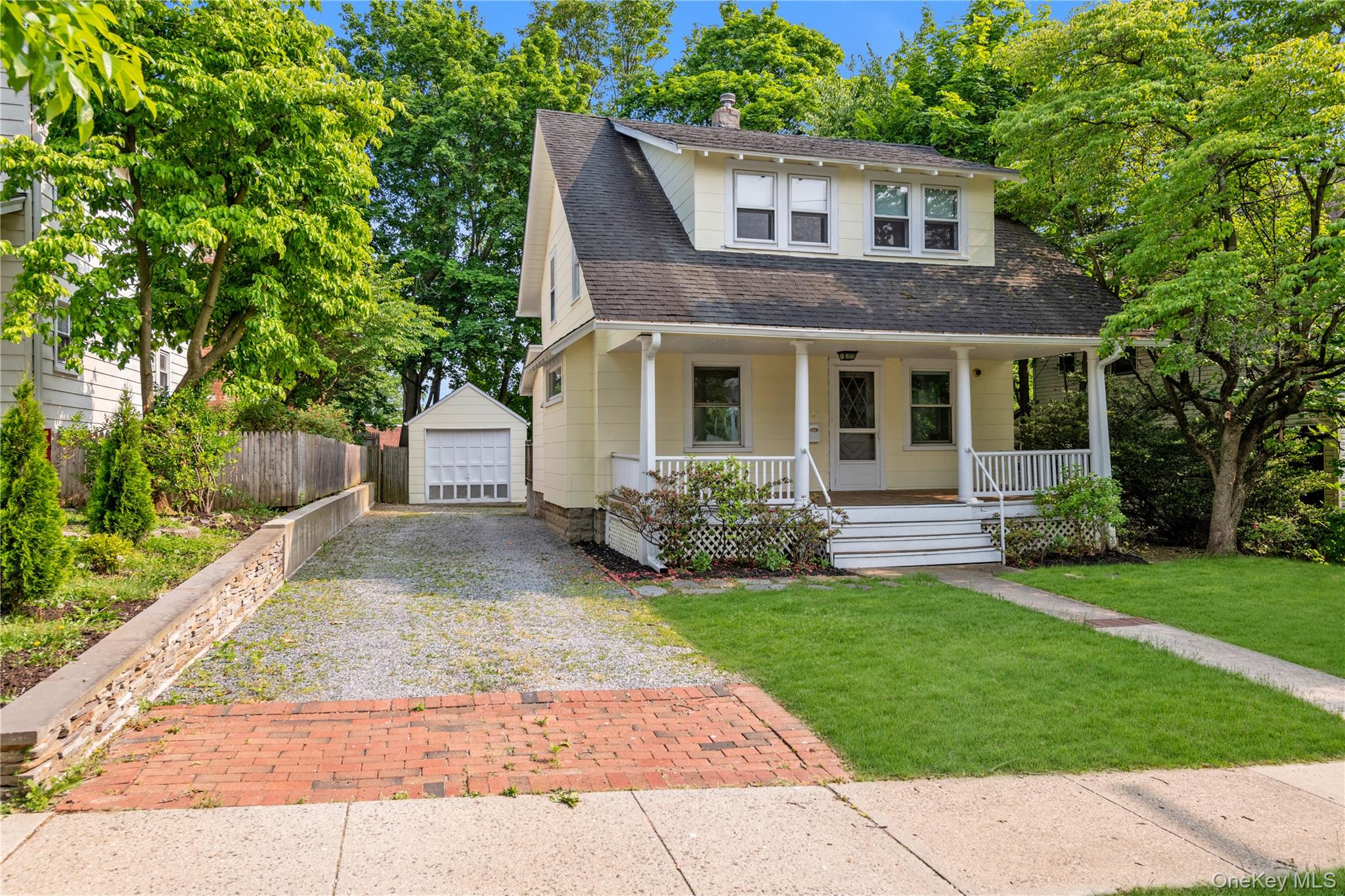 #19 photo, 18 Dennis Street, Manhasset , NY 11030