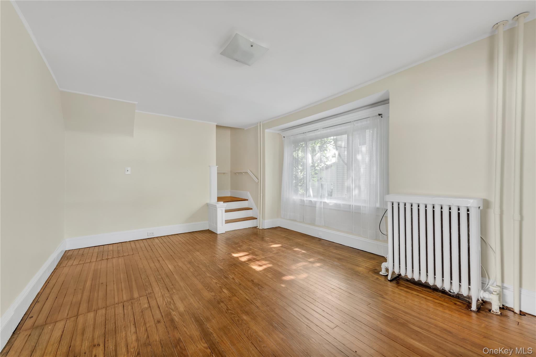 #4 photo, 18 Dennis Street, Manhasset , NY 11030