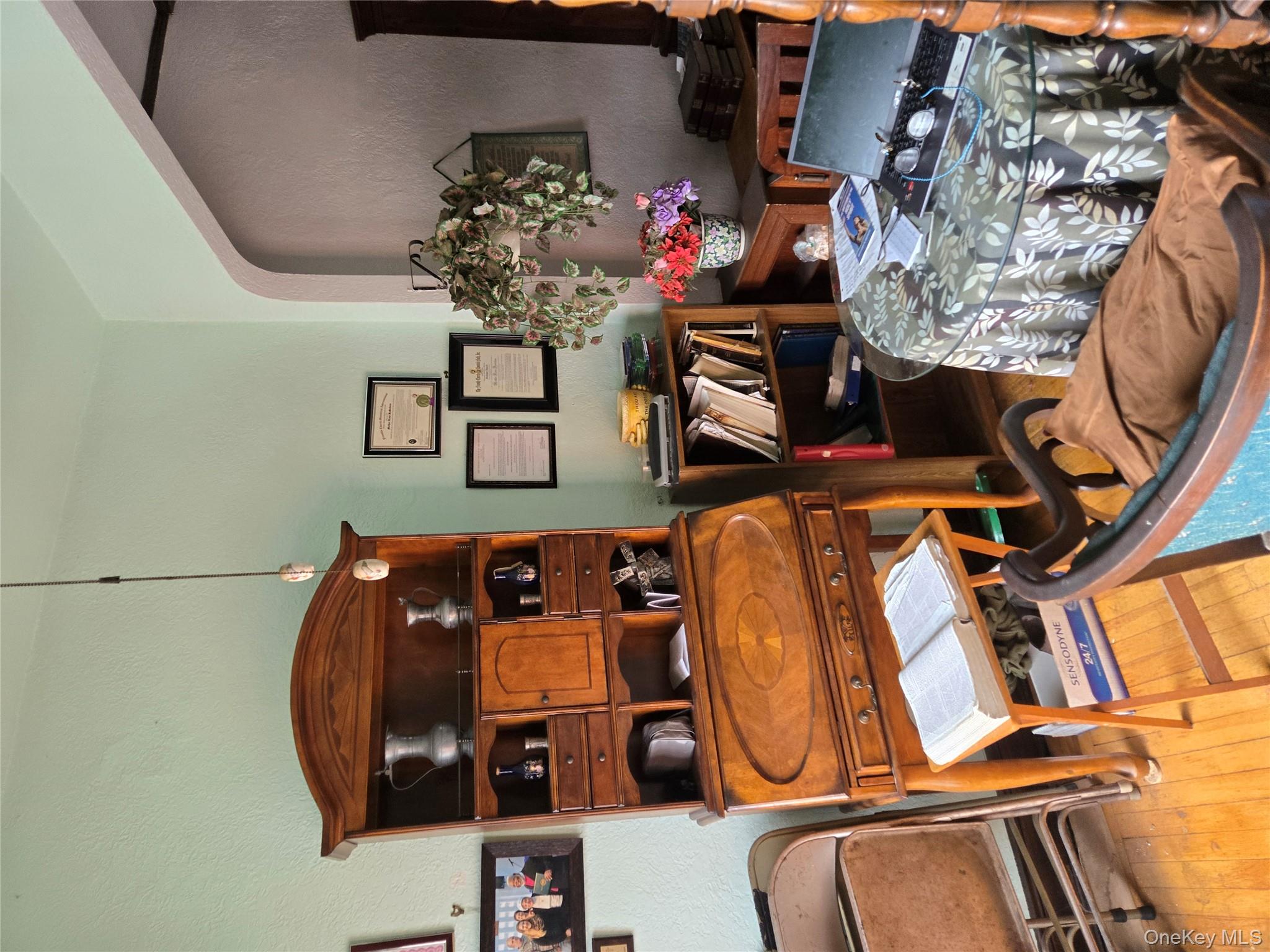 #4 photo, 89-12 Rutledge Avenue, Glendale , NY 11385