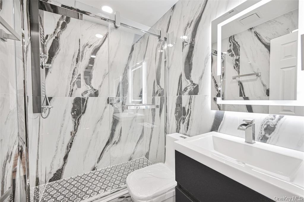 #12 photo, 253 Meyer Avenue, Valley Stream , NY 11580