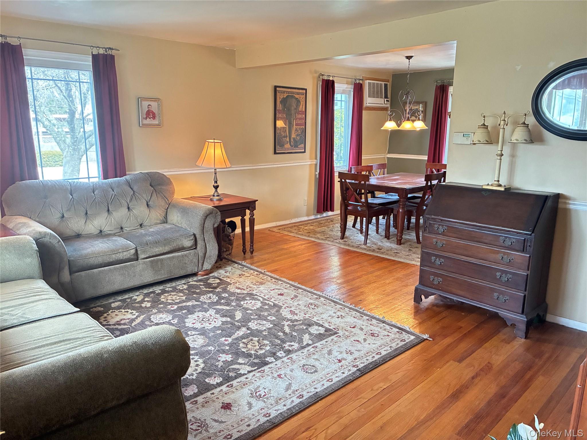 #3 photo, 3 Chestnut Avenue, Floral Park , NY 11001