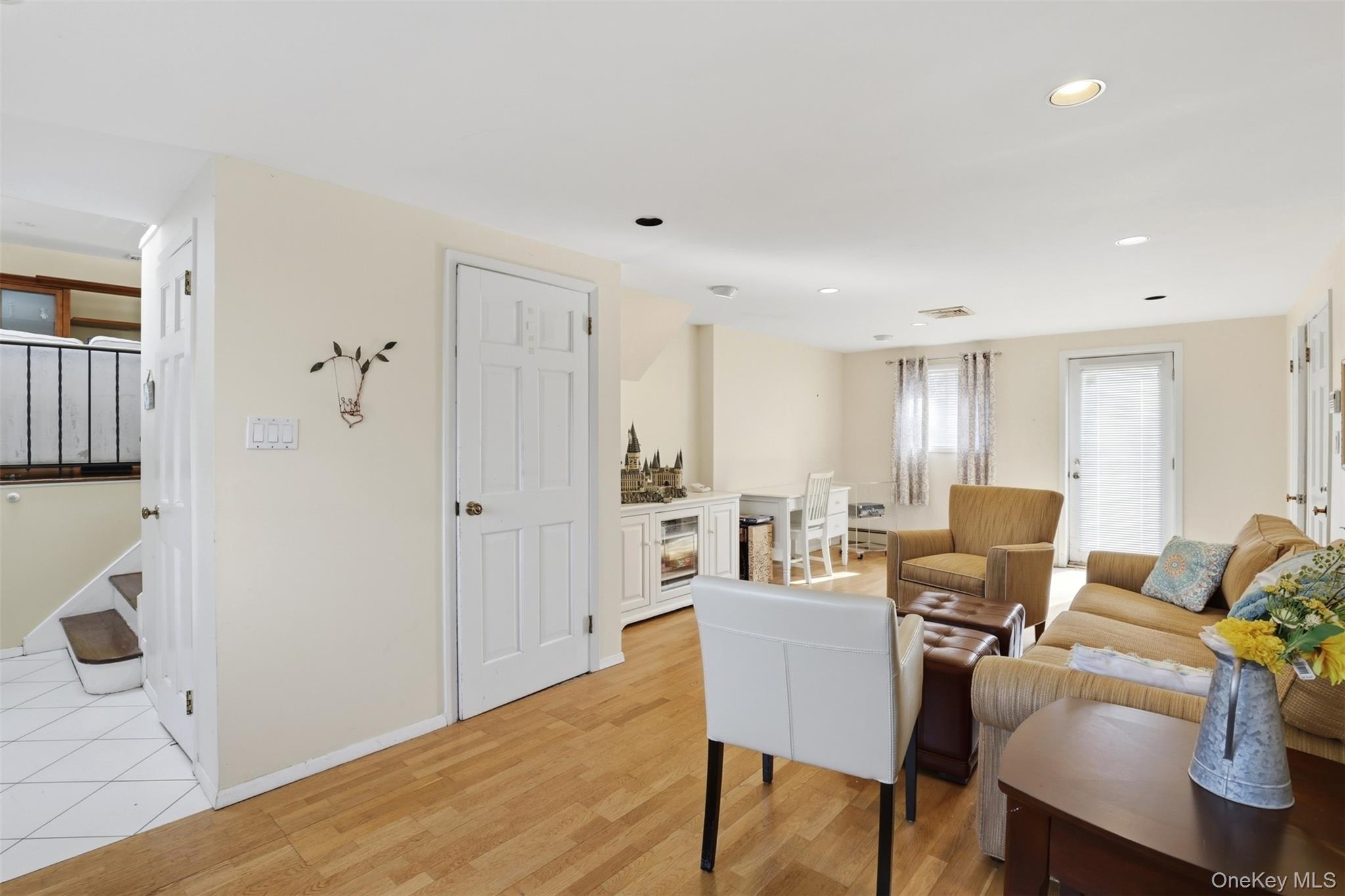 #12 photo, 15 5th Place, Syosset , NY 11791