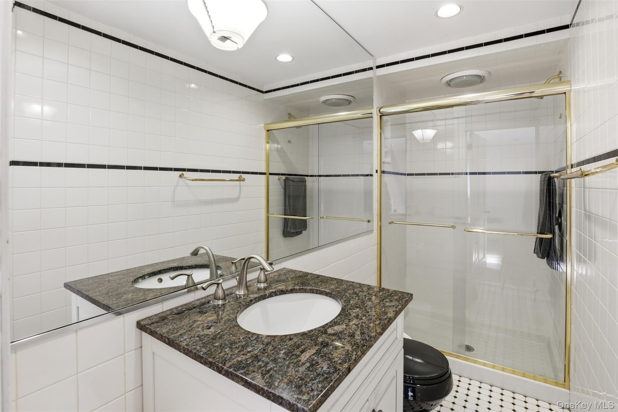 #13 photo, 15 5th Place, Syosset , NY 11791