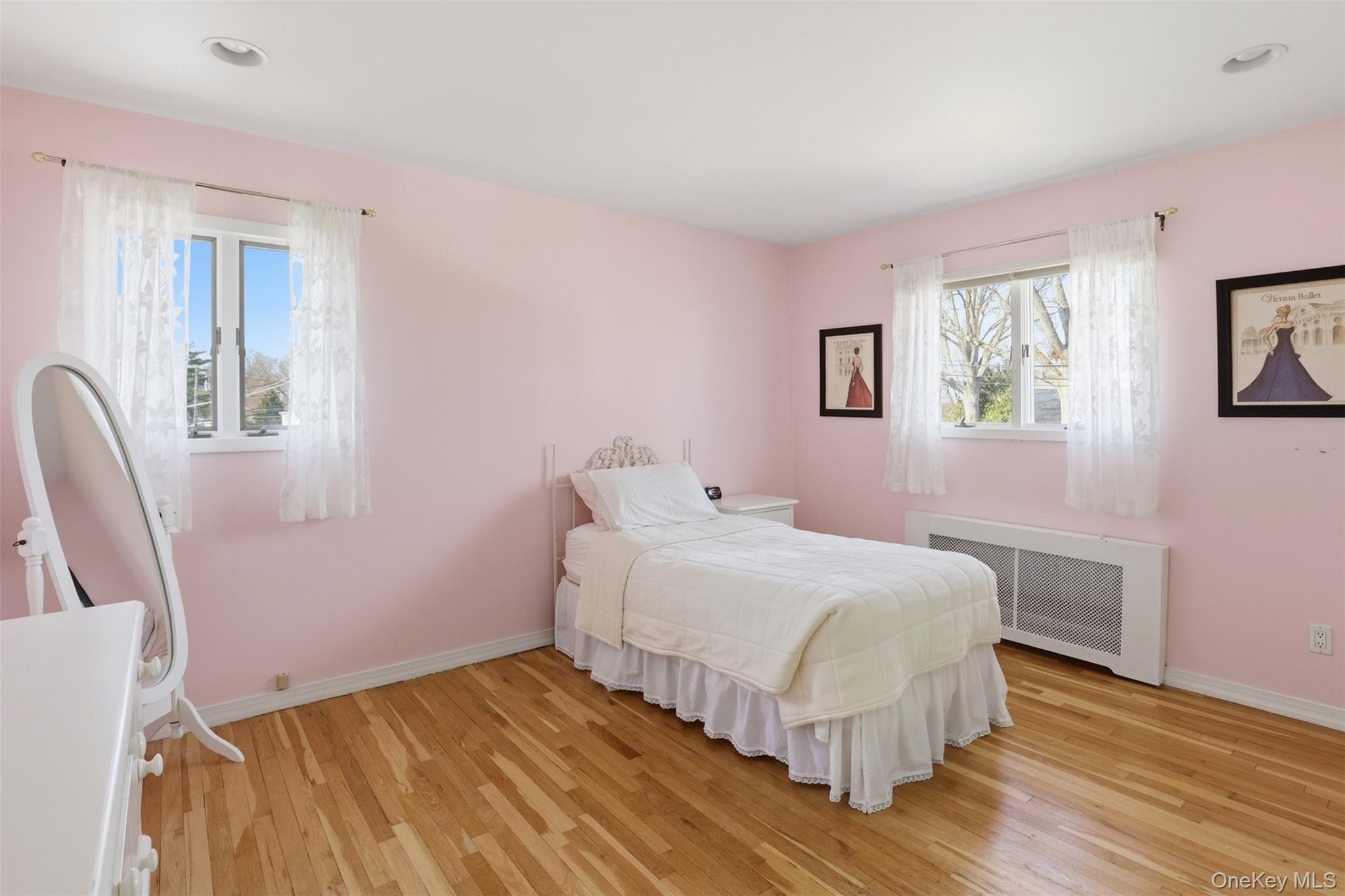 #16 photo, 15 5th Place, Syosset , NY 11791