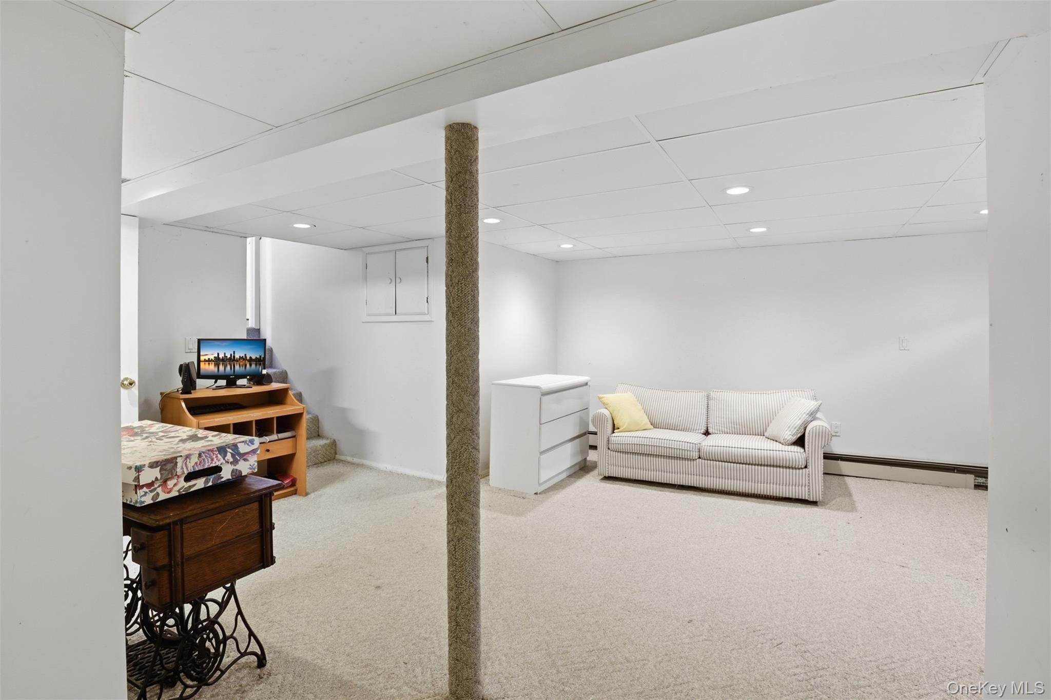 #19 photo, 15 5th Place, Syosset , NY 11791