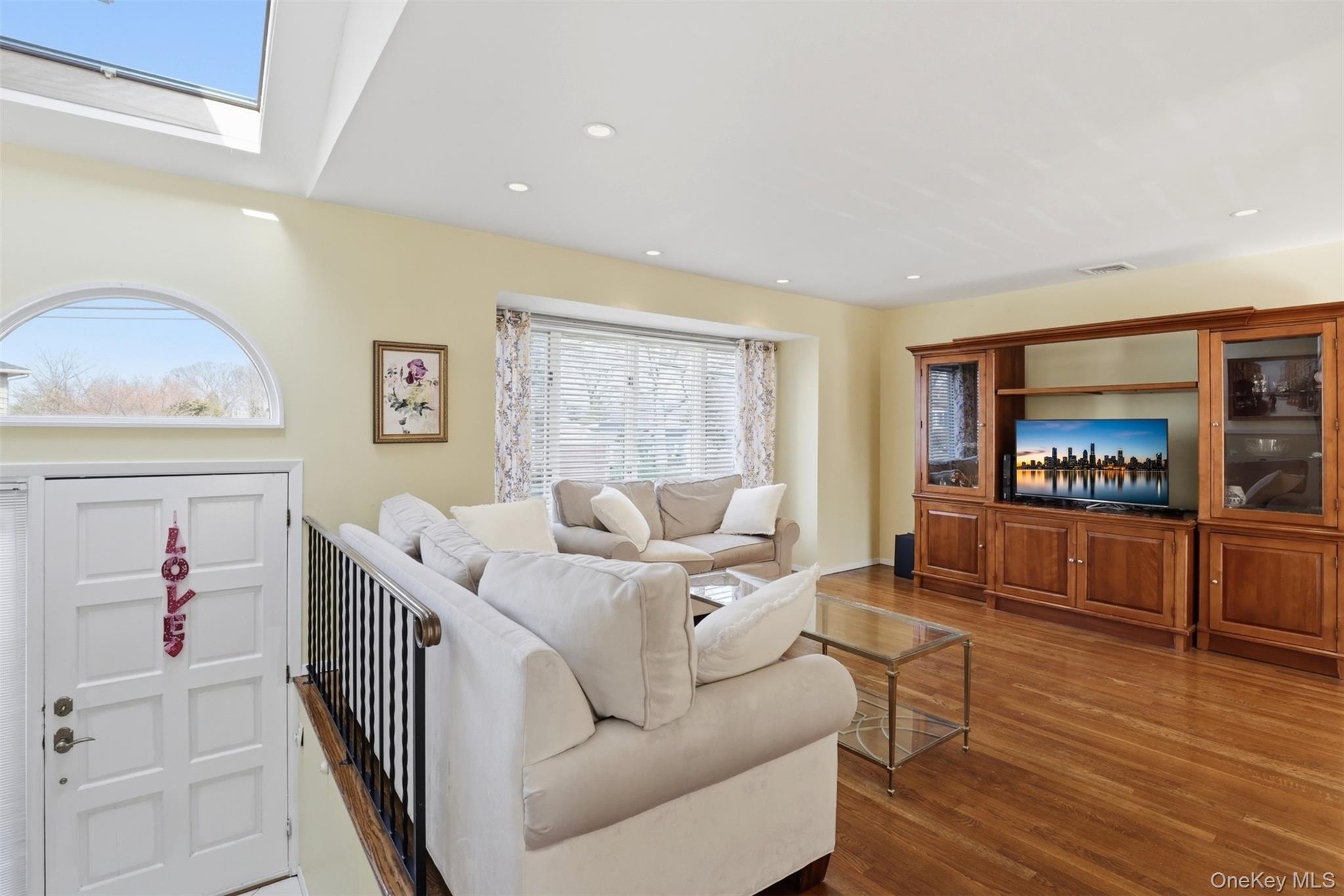 #3 photo, 15 5th Place, Syosset , NY 11791